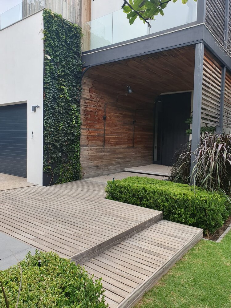 Modern Zen Garden in Houghton by Gregory Mark Landscapes