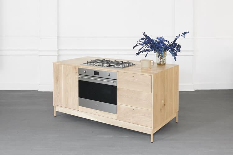 Minimalist Kitchen Island in Oak